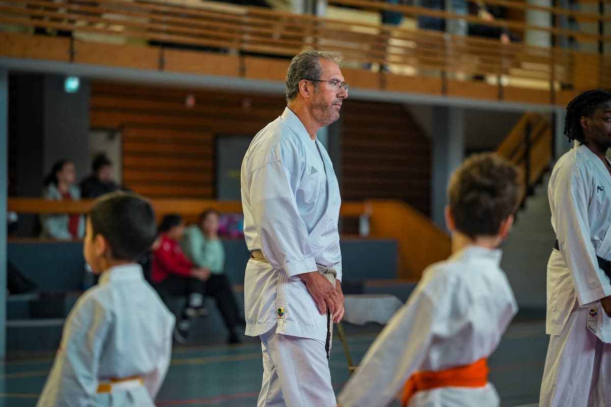 Entraînement de karaté au club USEE Karaté